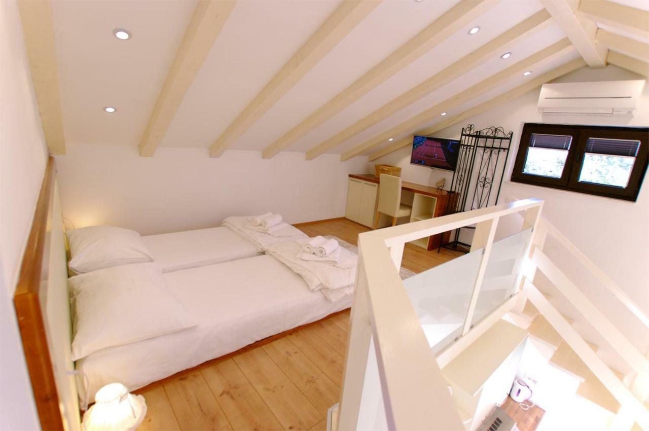 Apartman Murter Center 4+1 Id 720アパートメント エクステリア 写真